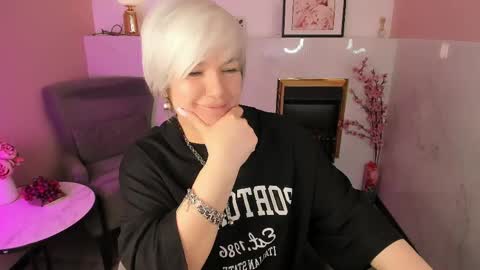 Snapshot of carmensoft chatting on April 2026 09:28:02 PM Carmen online show from April 2026 09:28:02 PM