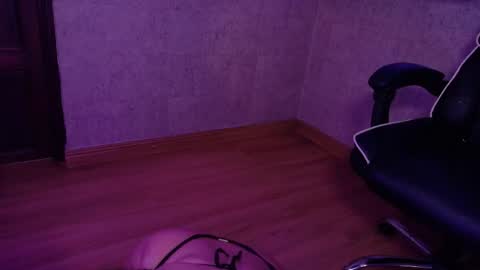 Snapshot of carmiilla chatting on April 2026 12:32:01 AM carmiilla online show from April 2026 12:32:01 AM