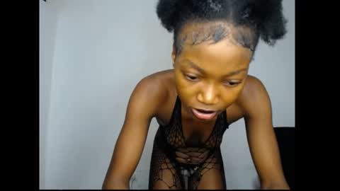 Snapshot of carobaby8 chatting on June 2026 04:10:01 AM caroline online show from June 2026 04:10:01 AM