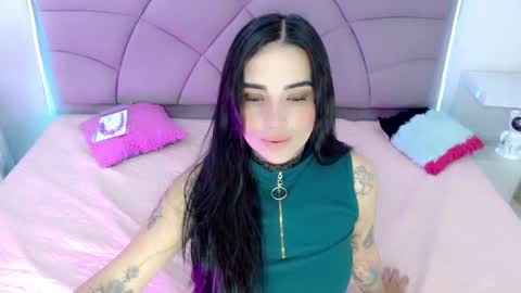 Carolaine01 online show from November 2025 05:45:02 PM