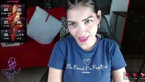 Caroline online show from May 2026 02:02:01 PM