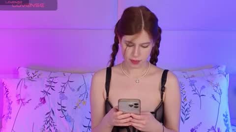 Snapshot of carolainemyers chatting on November 2025 08:00:01 PM carolainemyers online show from November 2025 08:00:01 PM