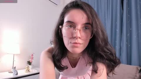 Snapshot of carolgootz chatting on November 2025 06:12:01 PM Emily online show from November 2025 06:12:01 PM