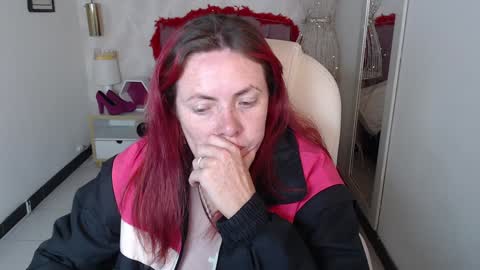 Carolin  online show from December 2024 03:15:01 AM