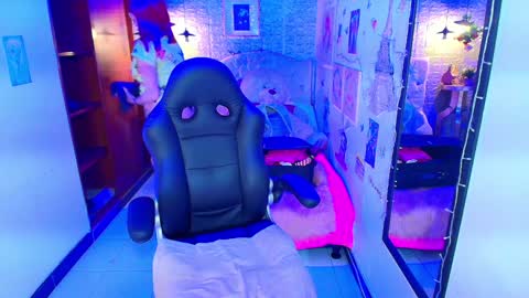 Carolin  online show from January 2025 03:15:01 AM