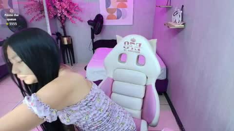 Snapshot of carolina_cherry chatting on April 2026 12:32:01 PM CAROLINA. online show from April 2026 12:32:01 PM