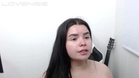 carolina online show from November 2025 02:25:01 AM