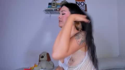 Snapshot of carolina_ml chatting on November 2025 04:40:02 PM CarolinaM online show from November 2025 04:40:02 PM