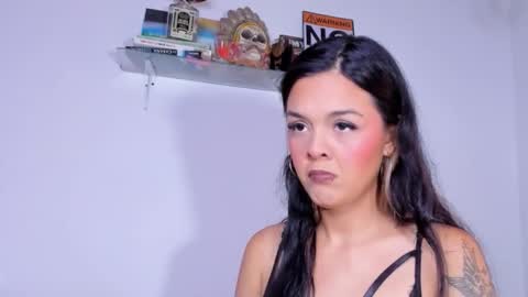 Snapshot of carolina_ml chatting on November 2025 06:29:01 PM CarolinaM online show from November 2025 06:29:01 PM