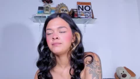 Snapshot of carolina_ml chatting on November 2025 02:42:02 PM CarolinaM online show from November 2025 02:42:02 PM