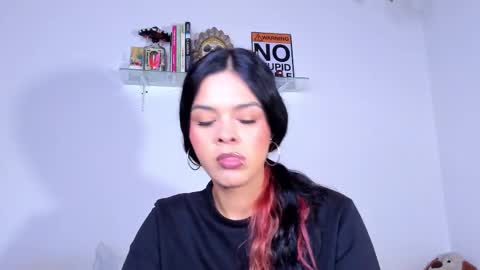 Snapshot of carolina_ml chatting on January 2026 04:23:01 PM CarolinaM online show from January 2026 04:23:01 PM