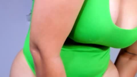 Snapshot of carolina_ml chatting on February 2026 04:06:01 PM CarolinaM online show from February 2026 04:06:01 PM