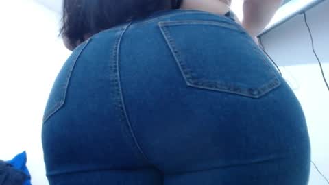 Snapshot of carolina_zabala_19 chatting on April 2026 04:48:02 PM carolina_zabala_19 online show from April 2026 04:48:02 PM