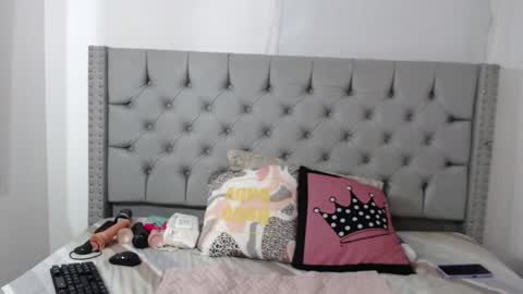 Carolina online show from January 2025 12:25:01 AM