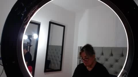 Carolina online show from February 2025 12:37:02 AM