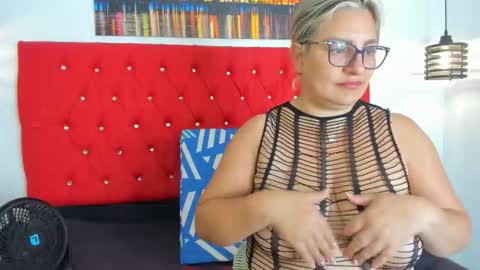 Carolina online show from October 2025 05:24:02 PM