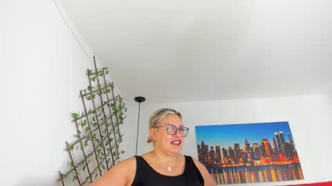 Carolina online show from October 2025 03:01:01 PM