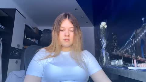 Snapshot of carolindueno chatting on February 2026 08:04:02 AM carolindueno online show from February 2026 08:04:02 AM