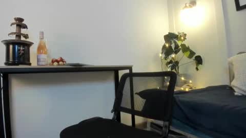  Caroline  online show from February 2026 10:45:01 AM