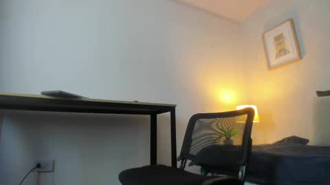 Snapshot of caroline_dh chatting on April 2026 11:16:02 AM Caroline online show from April 2026 11:16:02 AM