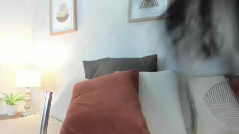 Snapshot of caroline_dh chatting on May 2026 10:32:02 AM Caroline online show from May 2026 10:32:02 AM
