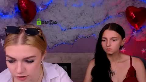 Snapshot of caroline_honeyy chatting on June 2026 09:06:02 AM Caroline online show from June 2026 09:06:02 AM