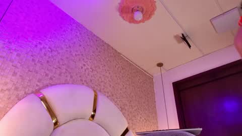 Carolina online show from April 2026 03:01:01 AM