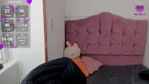 caroline_rodriguez_9 online show from October 2025 07:04:02 PM