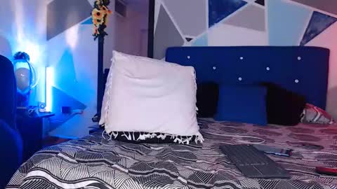 Carolin Blich online show from December 2025 05:20:02 PM