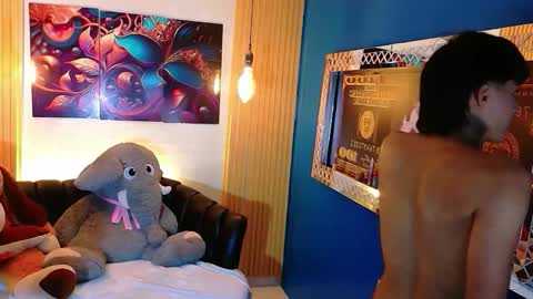 carolinejesh online show from April 2026 02:27:02 PM