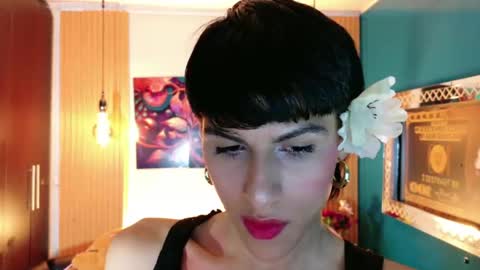 Snapshot of carolinejesh chatting on May 2026 04:04:02 PM carolinejesh online show from May 2026 04:04:02 PM