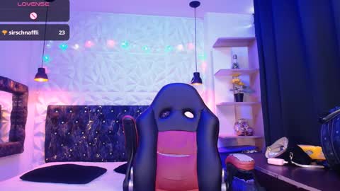 Caroline Scoth online show from January 2025 08:31:02 PM