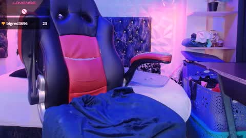 Caroline Scoth online show from January 2025 08:39:02 PM