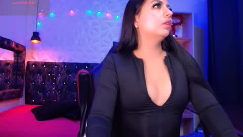 Caroline Scoth online show from February 2025 05:54:01 PM