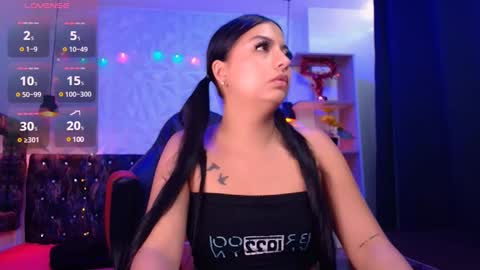 Caroline Scoth online show from February 2025 05:52:02 PM