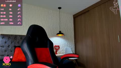 Caroline Scoth online show from September 2025 05:37:01 PM