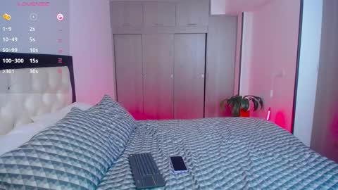 Snapshot of carolinnefiotti chatting on September 2025 08:52:02 PM CarolinneFiotti online show from September 2025 08:52:02 PM