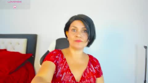 Snapshot of carolinnefiotti chatting on January 2026 04:53:02 PM CarolinneFiotti online show from January 2026 04:53:02 PM