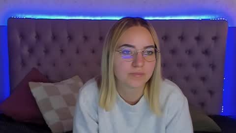 Snapshot of carollflexx chatting on November 2025 09:20:02 AM CarollFlexx online show from November 2025 09:20:02 AM