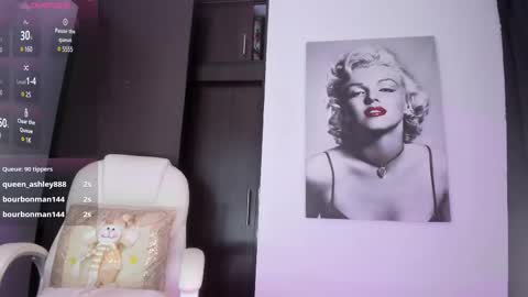 Snapshot of carolyne_sweet chatting on February 2025 11:32:02 PM carolyne_sweet online show from February 2025 11:32:02 PM