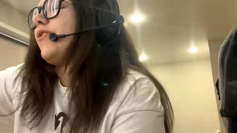 Emilia online show from December 2025 03:55:01 AM