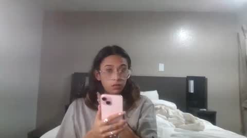 Snapshot of cashmoneyalize chatting on October 2025 03:03:02 AM cashmoneyalize online show from October 2025 03:03:02 AM