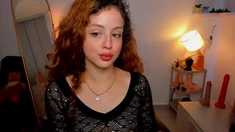 Snapshot of cassandra_caiin chatting on September 2025 01:43:02 PM Cassie online show from September 2025 01:43:02 PM