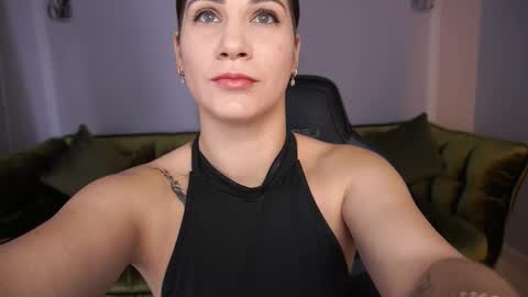 Lena online show from November 2025 07:19:01 AM