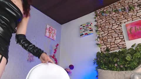 Casie  online show from December 2024 06:25:01 PM