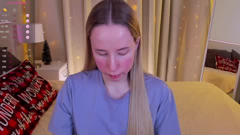 Snapshot of cassie_kelman chatting on December 2024 09:06:01 PM Cassie online show from December 2024 09:06:01 PM