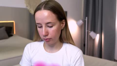 Snapshot of cassie_kelman chatting on September 2025 09:08:02 PM Cassie online show from September 2025 09:08:02 PM