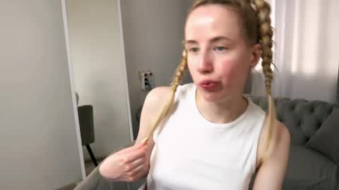 Snapshot of cassie_kelman chatting on April 2026 09:17:02 PM Cassie online show from April 2026 09:17:02 PM