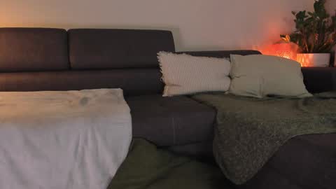  cassandra  online show from September 2025 07:17:01 PM