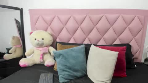 cata_gil1 online show from October 2025 06:15:01 PM